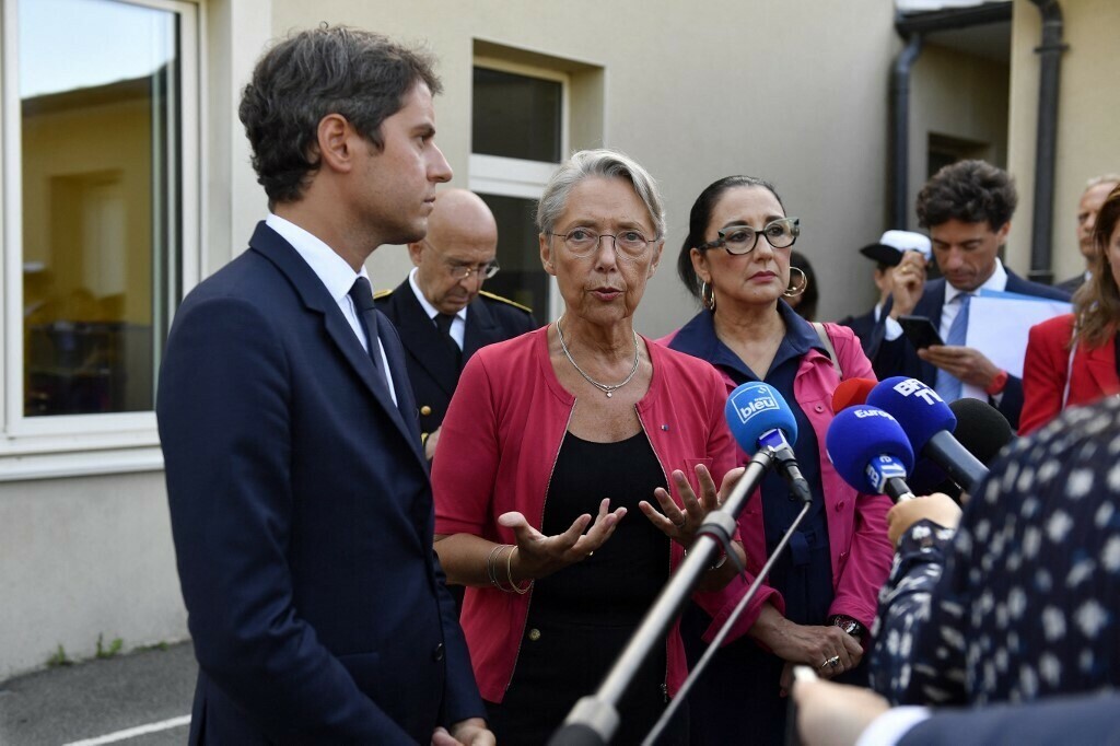 BFMTV's tweet photo. 🔴 EN DIRECT
Élisabeth Borne et Gabriel Attal ont pris l'avion pour assister à la rentrée scolaire dans une école près de Rennes
https://t.co/LQmczsVSGh https://t.co/eyGzZIkoDU