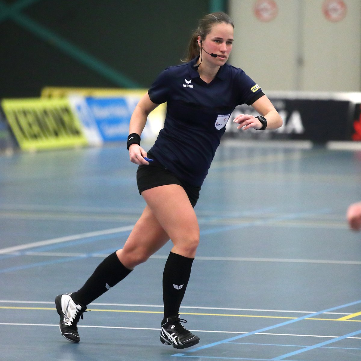 Vrouwelijke arbiters zijn uitzonderingen in het korfbal. Daar willen we iets aan doen. Op 18 september organiseren we samen met de 4 hoogst fluitende vrouwen van Nederland een scheidsrechtersavond voor vrouwen: bit.ly/4492KPC

Foto: Marco Spelten, Korfbalfoto.nl