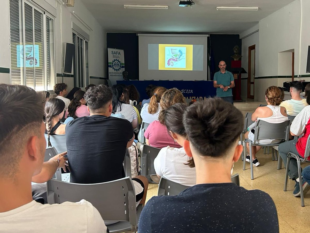 👨‍⚕️🎒Más de 2600 alumnos han participado en los talleres sobre #saludsexual impartidos por profesionales del <a href="/AreaOsuna/">Área de Gestión Sanitaria de Osuna</a> en 26 centros educativos de la comarca.

🆕Noticia completa👉juntadeandalucia.es/organismos/sal…

Día Mundial de la #SaludSexual y Reproductiva.