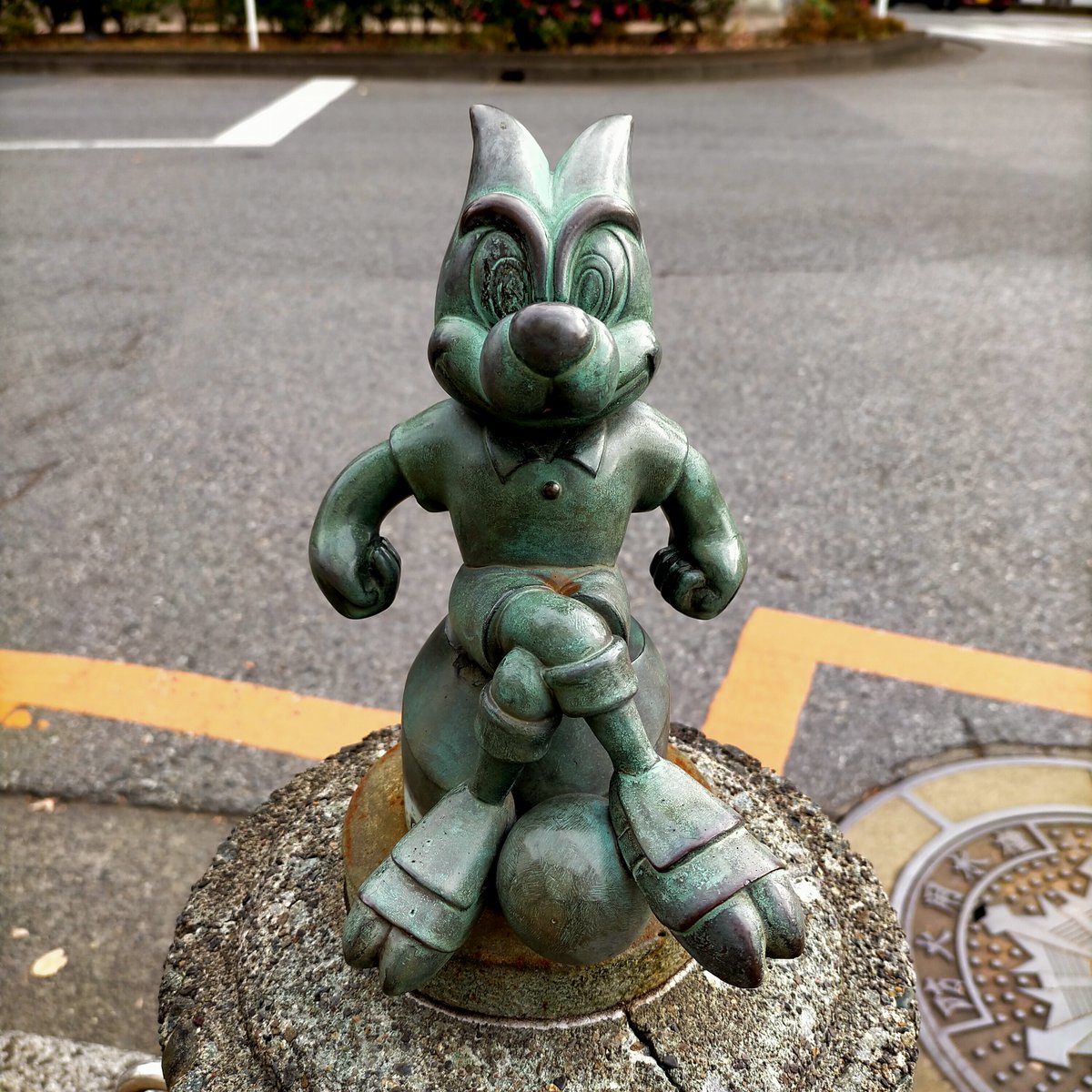 【Redia Ⅳ】
Artist: Urawa Red Diamonds
City: Saitama, Japan
Photo by Takashi Honda (December 2022)
［Artwork No. 568］
#PublicArt #StreetArt #PAbyTH #Sculpture #Statue

《E-book: Public Art》
amazon.com/dp/B0C6B5VBVD