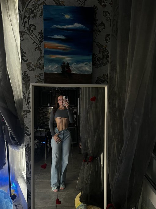 Hey🌚 https://t.co/E4JJlq5ypO