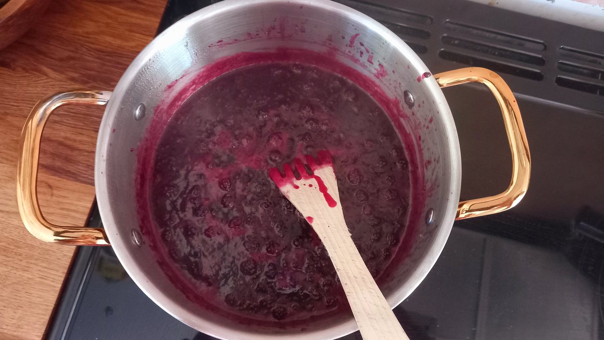 I wish you could all smell this! Making  Summer Berry Jam from <a href="/1940sExperiment/">1940sExperiment</a> (Recipe No. 115). We are using foraged blackberries and some of our own apples. We made it last year and it was absolutely lovely. #growyourown <a href="/GWandShows/">BBC Gardeners World</a> <a href="/GWmag/">BBC Gardeners' World Mag</a> #GardenersWorld #GardeningX