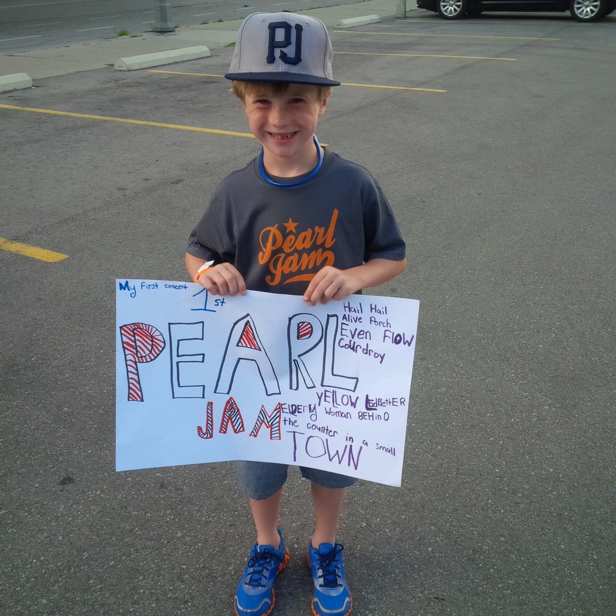 Pearl_Jam_Fam's tweet photo. My latest blog on our tours with #PearlJam. Part Two: Lightning Bolt North American Tour 2013 https://t.co/eVnkoxOktx @PearlJam #PearlJamFamily #PJTour #PJTour2013 @liveon4legspod https://t.co/kfmRWcZxvv