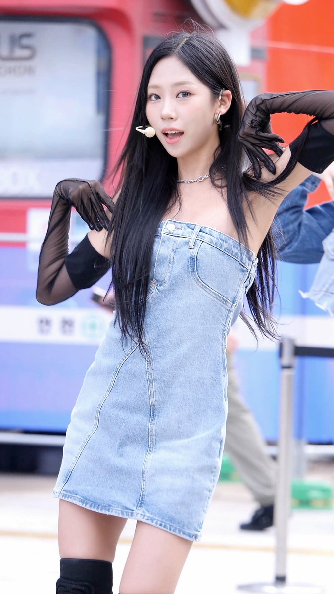 #퍼플키스 #도시 #PURPLEKISS #DOSIE 230904 #7HEAVEN 스포일러 버스킹 직캠
7HEAVEN : youtu.be/XYG7J_eTiHE
Zombie : youtu.be/Eky_inEeZIw
Ponzona : youtu.be/bt6hNtVSVZQ
Sweet Juice : youtu.be/Pz13rDbJ7t4
Nerdy : youtu.be/emIlgOm6ZkU