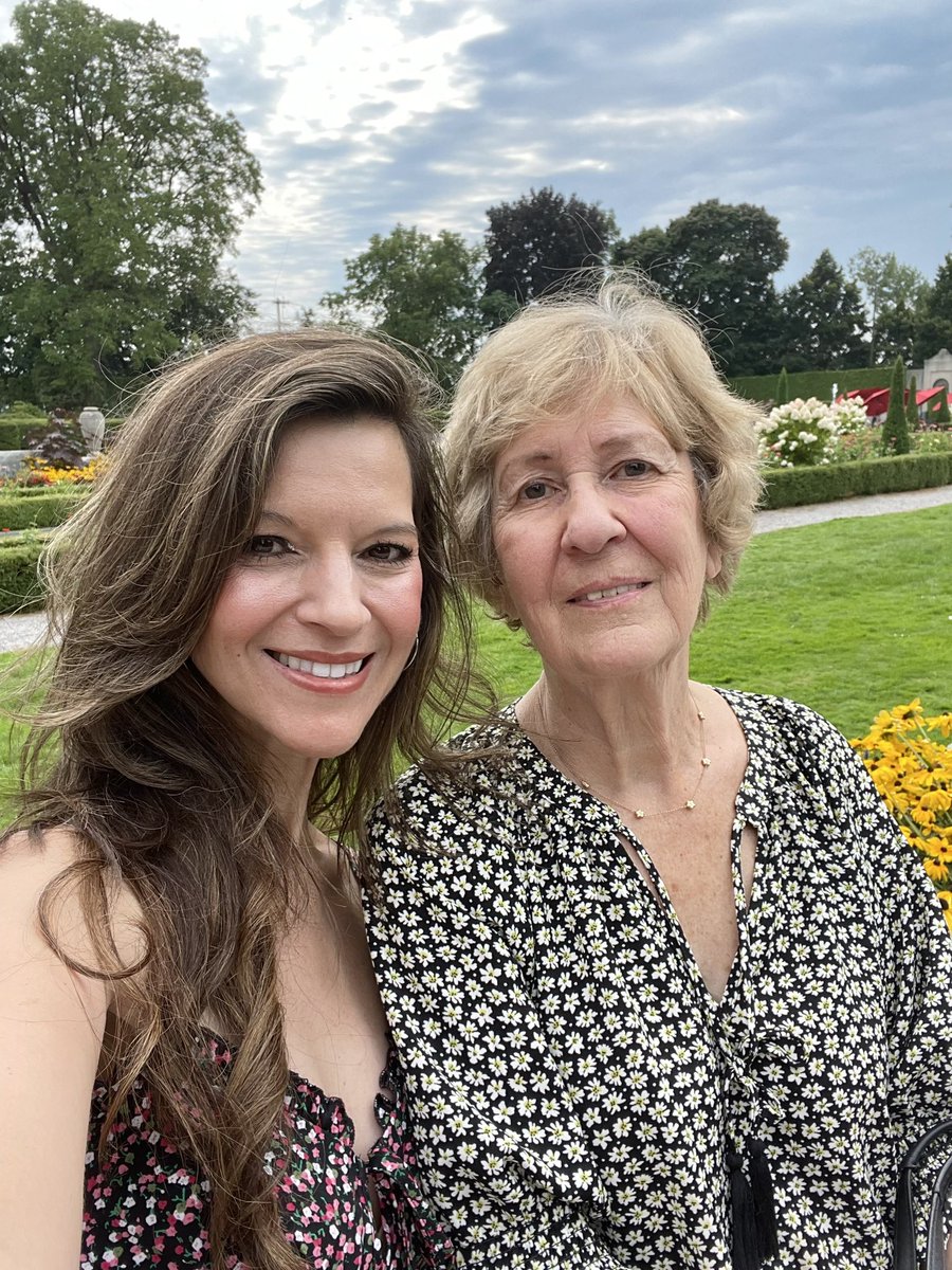 melanie_korach's tweet photo. I had a wonderful time with my mom @ParkwoodEstate yesterday. We saw some beautiful Monarch butterflies, lots of cardinals, bumblebees, and breathtaking views of sprawling gardens that reminded me of fairy tales. We sat and watched people strolling by laughing, talking, and taking pictures. I did a lot of reflection while there with my mom. People often ask me what I did this summer. Honestly it was a very quiet summer for me. A summer to rest and recharge my tired batteries. Yet I spent quality time with my family, especially my mom. Sadly some of my dearest friends have lost their moms in recent years and they would do anything to go on a walk with their mom one more time. This weekend I was reminded that although I don’t have much in my wallet, I have both of my parents here with me. I have 3 beautiful children and a few close friends. I have a home with food on the table. Maybe I didn’t go on any trips this summer but I’m still incredibly rich as far as blessings go and honestly they go a long way. Happy #LaborDay! #StarfishClub #X #mentalhealth