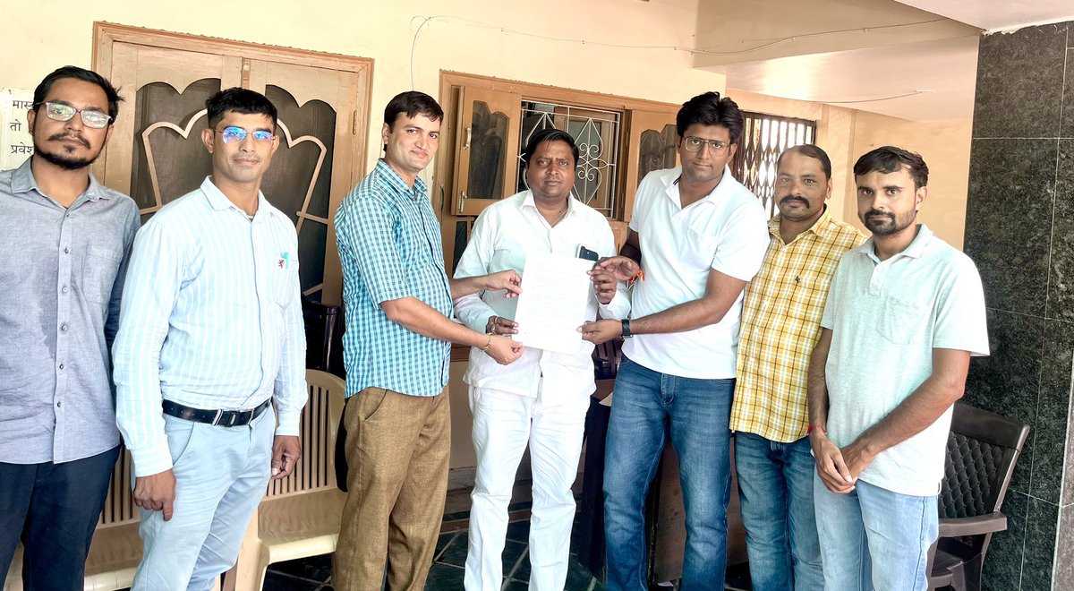 बहुत-बहुत धन्यवाद विधायक <a href="/Amitchachan2/">Amit chachan</a> जी,
आपने RPSC में पिछले चार साल से लंबित पशु चिकित्सा अधिकारी भर्ती -2019  के साक्षात्कार के लिए जननायक <a href="/ashokgehlot51/">Ashok Gehlot</a> और पशुपालन मंत्री <a href="/KatariaLalchand/">Lalchand Kataria</a> जी से व्यक्तिगत रूप से मिलकर अनुरोध करने का आश्वासन दिया…
आपका धन्यवाद 🙏