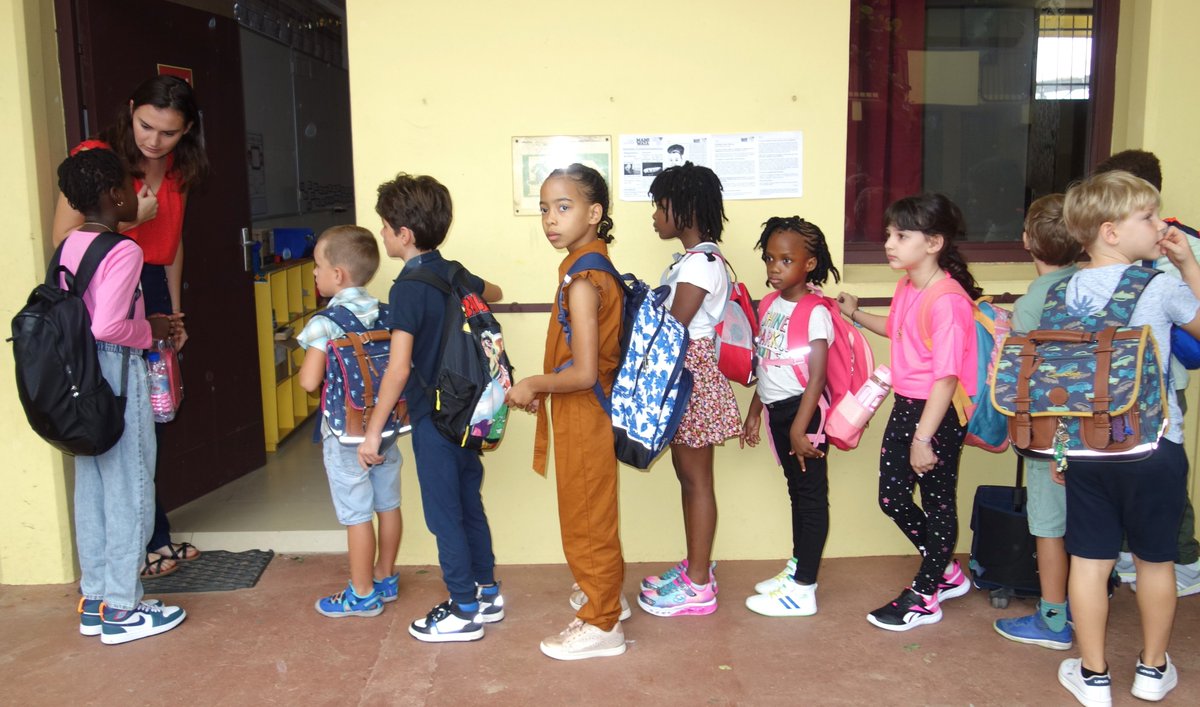 efemontaigne's tweet photo. La rentrée est effective ! Avec enthousiasme, nos élèves ont repris le chemin des classes ce lundi 04 septembre 2023. Nous leur souhaitons une bonne et fructueuse année scolaire !
#Rentree2023 
@aefeinfo @ambafrancebenin @ALFM_monde https://t.co/3KsTUUknYv