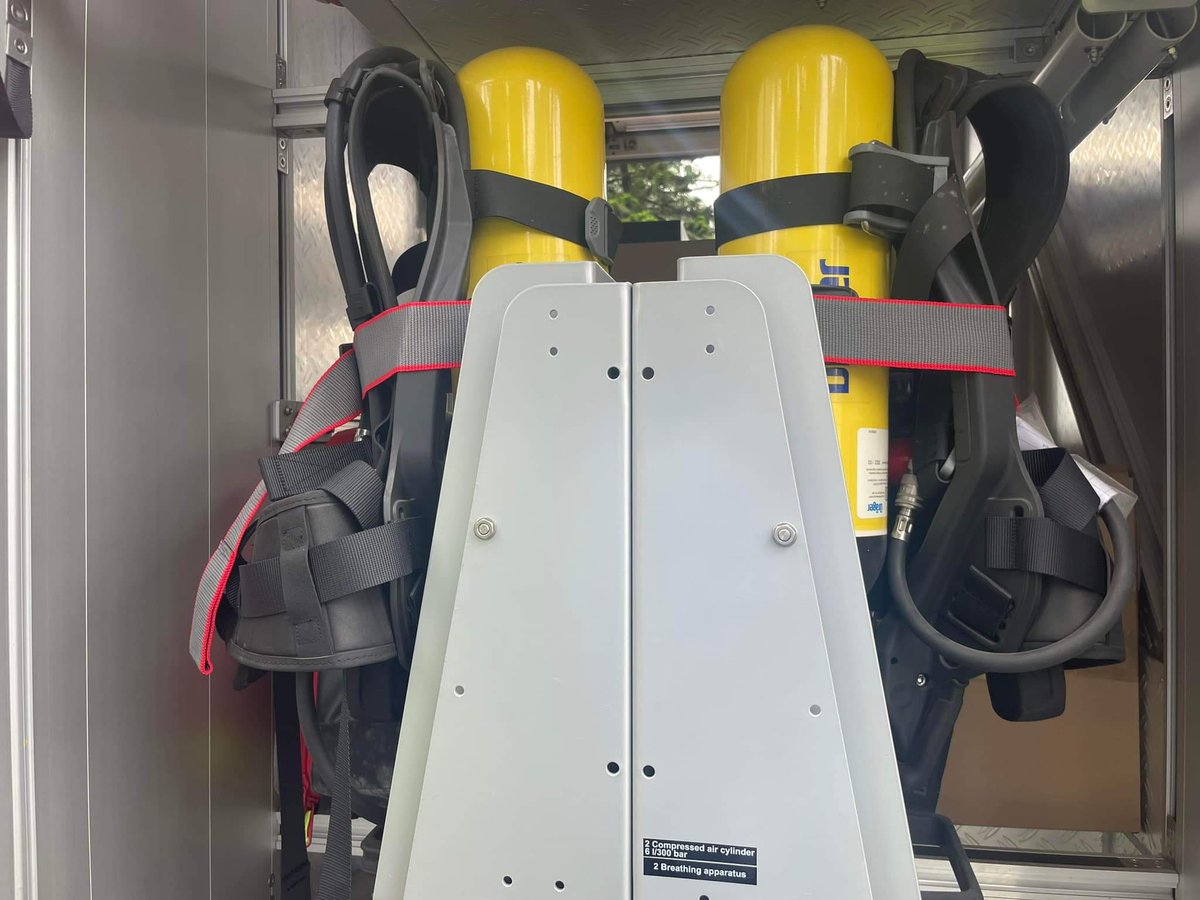 bobbyemmanuel2's tweet image. Rivers state Governor, His Excellency @SimFubaraKSC GSSRS, donates fire fighting truck to Federal Airport Authority of Nigeria.

#HeadiesAward2023 
#workingSim