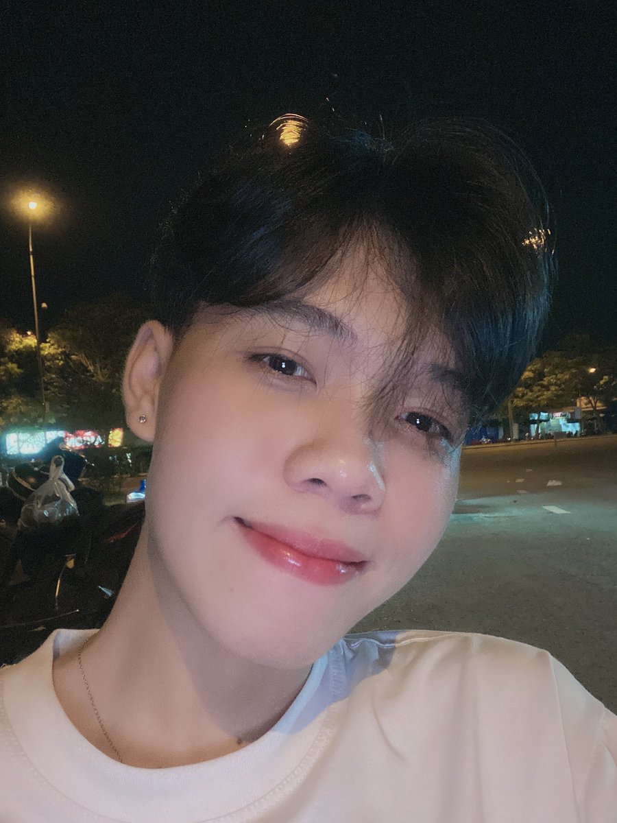 HKN_2002's tweet photo. Nghe nói anh thích thụ damdang 
Tình cờ người đó lại là em 😛 https://t.co/kaBxjHGIcZ