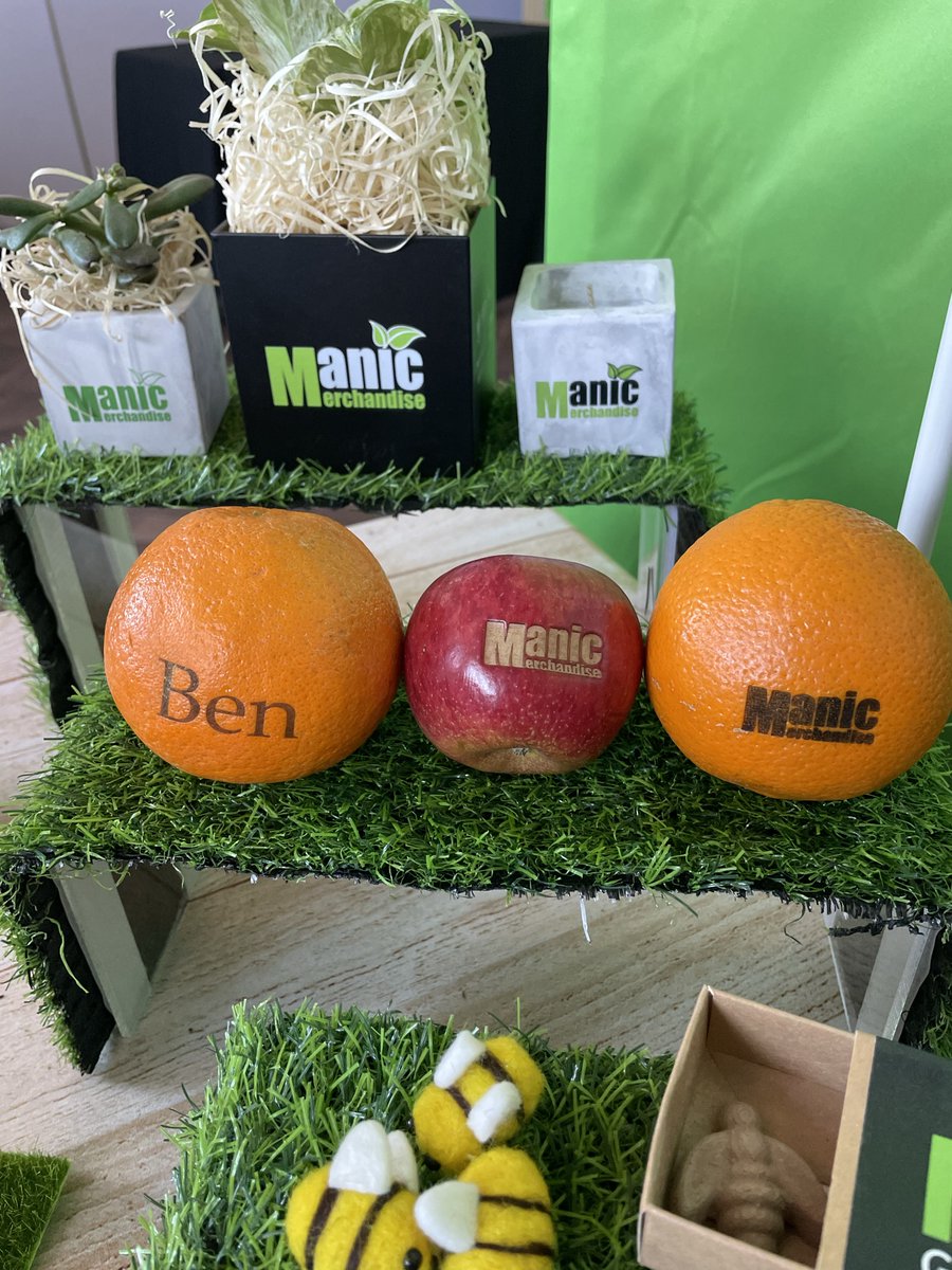 😀HAPPY MONDAY😀

The reaction we get whenever we give these out is always so amazing and we can do that for you, we can engrave any logo , contact details or message on a wide range of fruit to give out at your next exhibition.

 #branded #brandedfruit