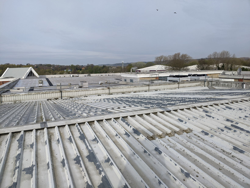 CladdingCoating's tweet photo. Here’s an example of a roof requiring extensive refurbishment. One we completed recently on a retail park at Canterbury. Read more >>

https://t.co/km9nLQY3il

#roofcoating #claddingcoating #cutedgecorrosion #shopfrontspraying https://t.co/vp8P3bbTFk