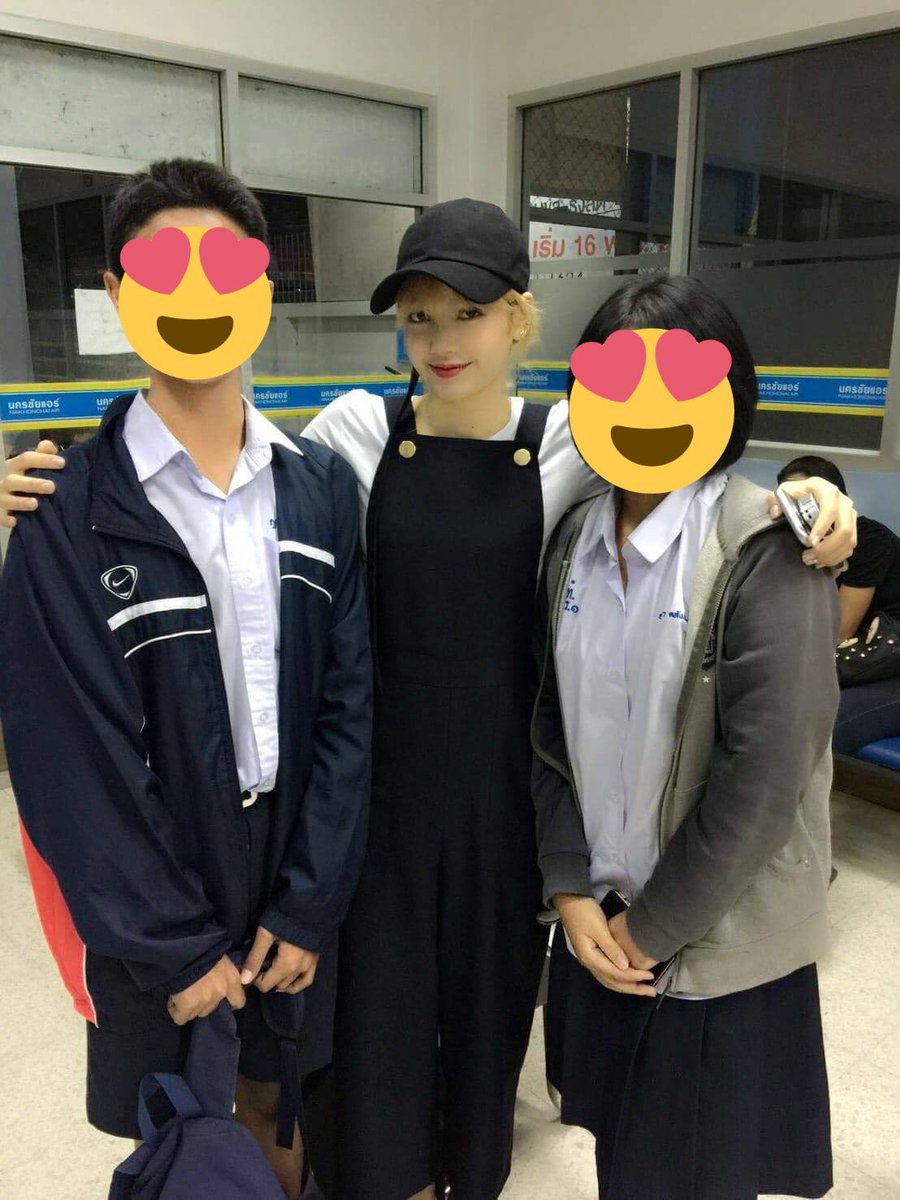 นี่เจอลิซ่าอยู่ บขส. อ่ะเอาดิ 😎