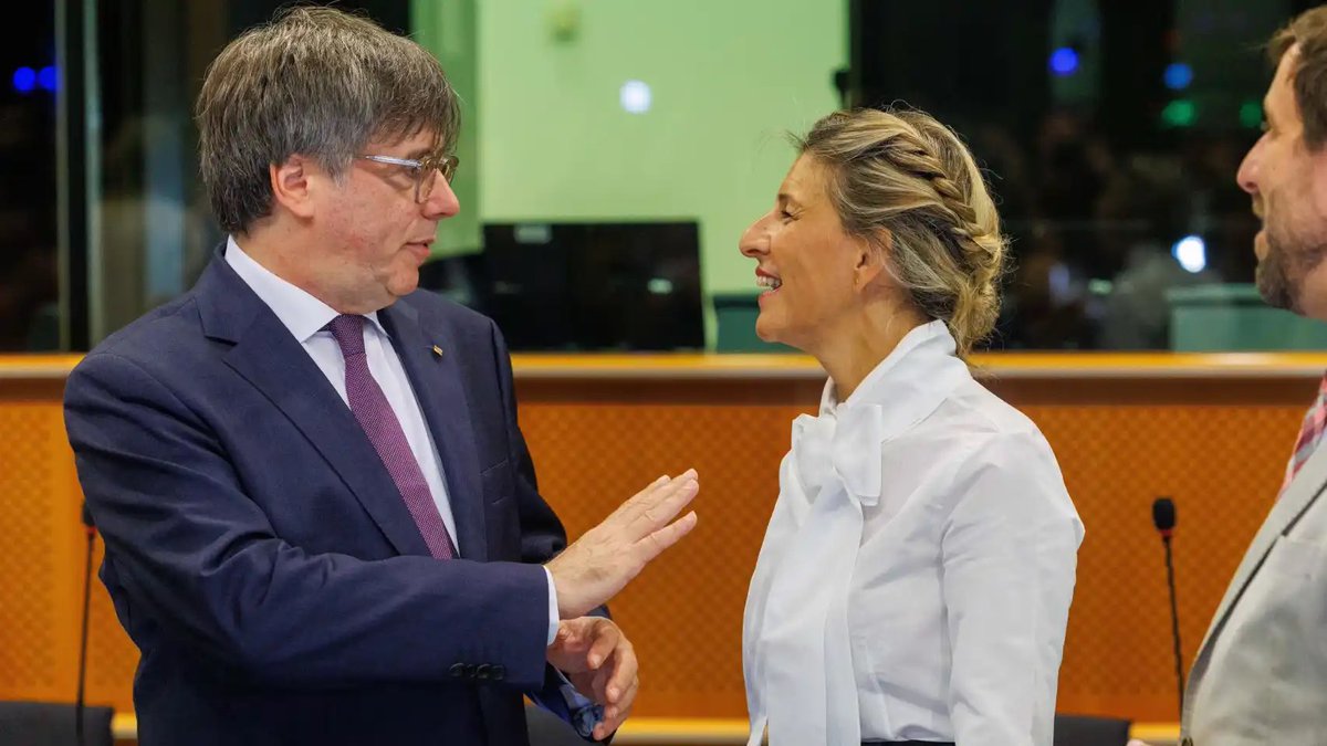 Idancausa's tweet photo. Esta mañana:

- Ayuso se acerca a la zona más afectada por el temporal para conocer la situación y tomar las medidas necesarias.

- Yolanda se acerca a Bruselas para complacer a un delincuente prófugo.

Tú eliges la España que quieres. https://t.co/awAEL65xl7