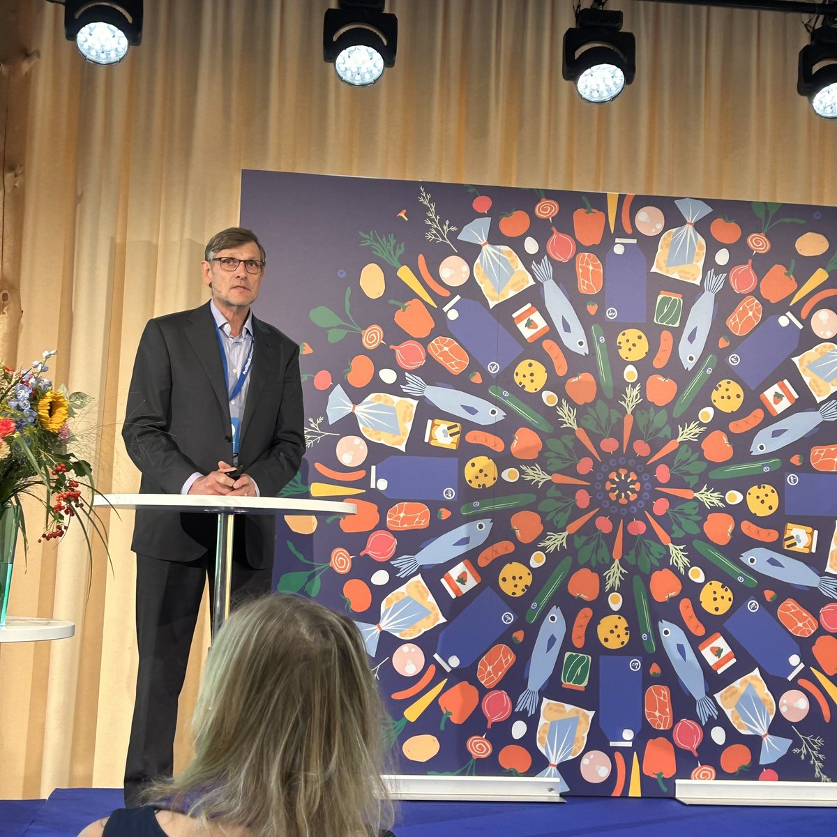 Juha Helenius kysyy, mitä söit eilen? Mikä osuus siitä oli maaseudulta ja miltä maaseudulta? #suomalaisenruoanpäivä