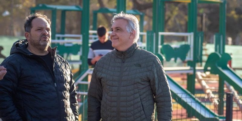 manoamanocba's tweet photo. | ACTUALIDAD | El Parque Sarmiento tendrá un patio de las infancias sustentable

Los juegos fueron fabricados con plástico reciclado, que da como resultado la madera plástica.

📌 Nota completa: https://t.co/sTelMiGeZo https://t.co/yL59SslxBX