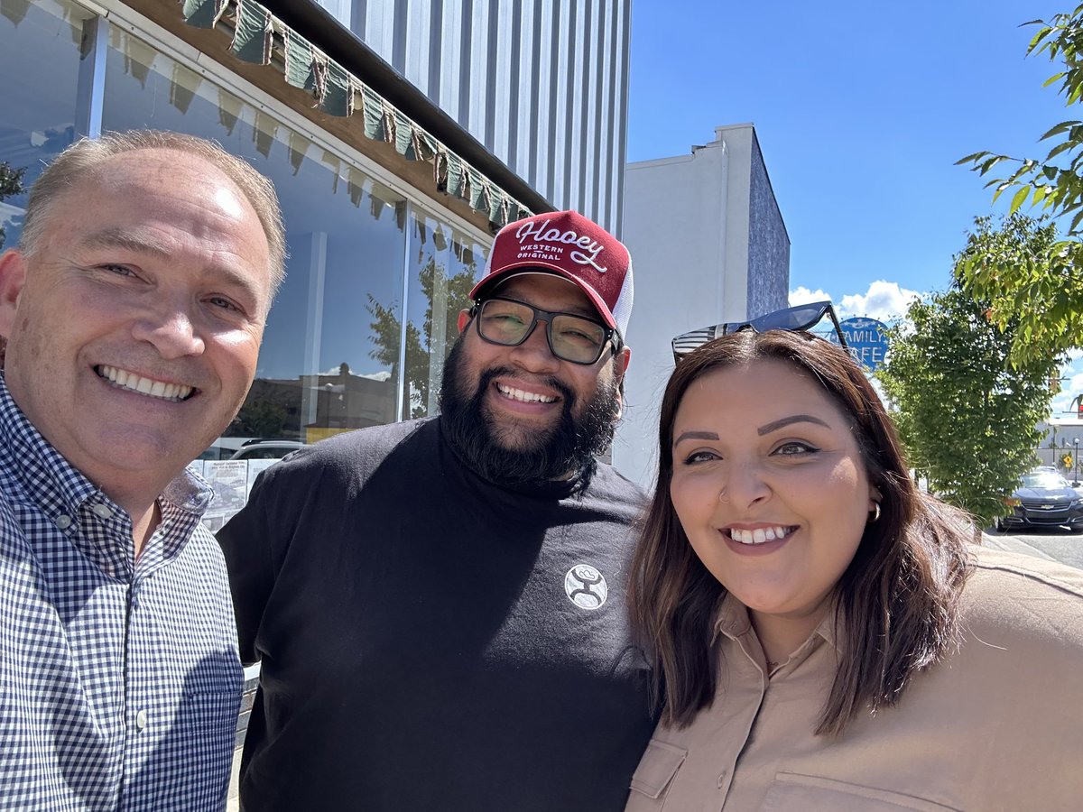 gjoyner_'s tweet photo. Journey to Utah: A divine alignment. Reconnected with Peter and Lois Rall, joined new church plants' services, and experienced God's incredible work in the region. Let's continue to praise and pray together for the growing churches and their communities. 🙏 https://t.co/Pf11n8mutq