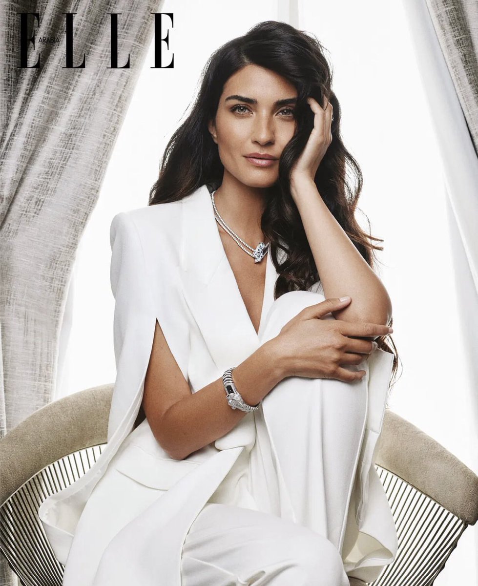 Tuba Büyüküstün, ELLE Arabia sayısından.