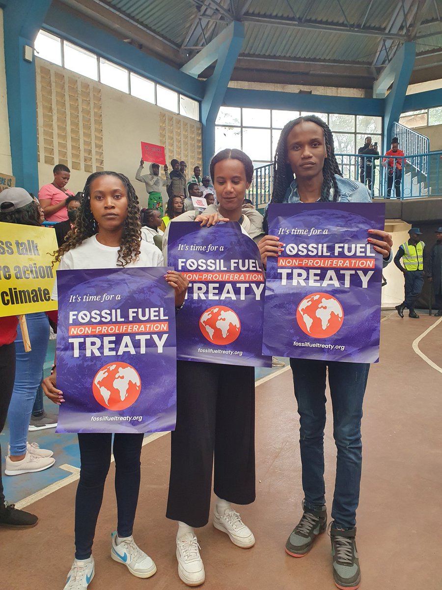 fossiltreaty's tweet photo. "If I can't dance, I don't want to be part of your revolution."

Today, for the opening of the #AfricaClimateSummit23, the #FossilFuelTreaty team and partners danced in streets of Nairobi to #EndFossilFuels #FastFairForever

✊🏽💛✊🏽

https://t.co/PaFGJzdfee https://t.co/PGgElN8NlB