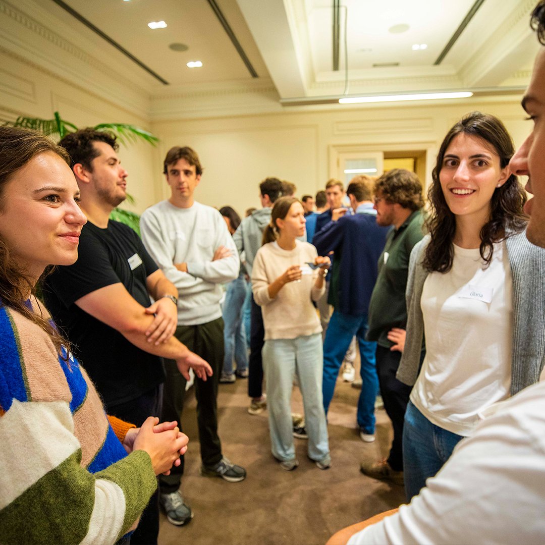 UmicoreGroup's tweet photo. We're thrilled to welcome our 2023 Young Graduates to the #UmicoreFamily! As they embarked on their very first day to the Umicore adventure, they had the opportunity to learn more about our #2030RISE strategy, interact with our CEO Mathias Miedreich🎉✨ https://t.co/Gza1BENKXe