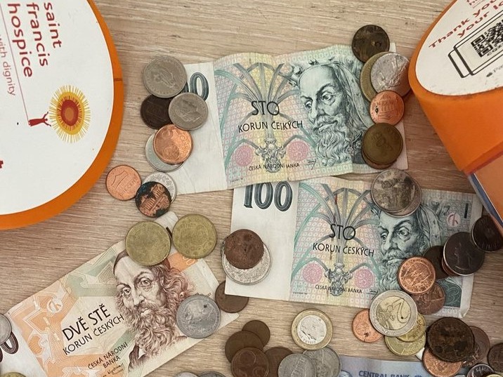 #DYK we accept foreign coins?

We recently cashed in this year's foreign currency, which totalled £1,411.09! Some currencies includes Australian Dollars, Nigerian Naira &amp; Indonesian Rupiah!

If you have leftover travel money, you can donate in our shops or our collection boxes🧡