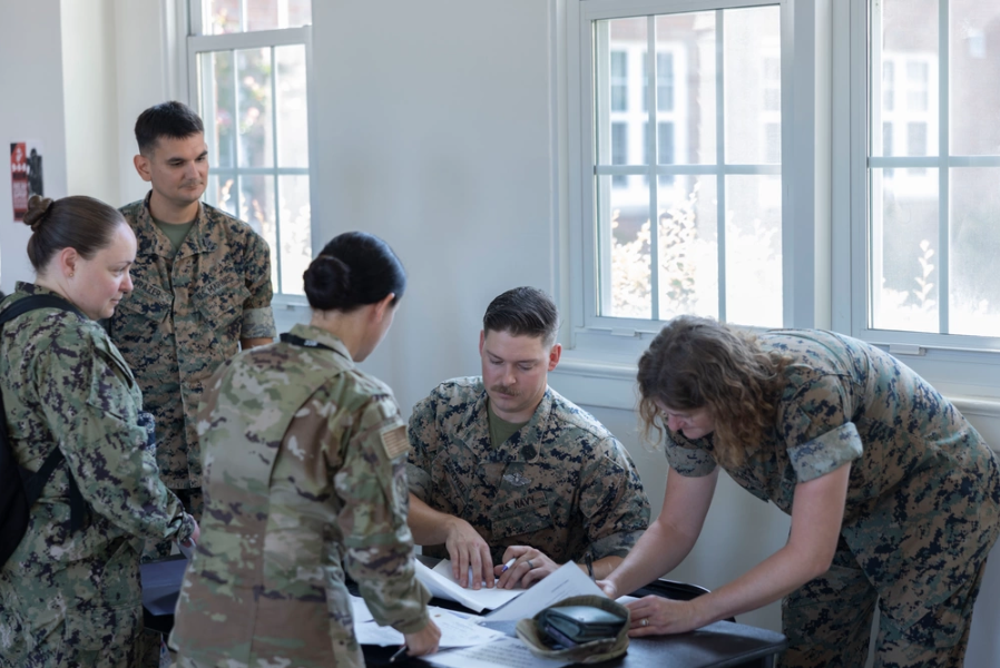 iimefmarines's tweet photo. At II MEF headquarters, JECC members and @iimefmarines have come together to participate in the JTF FORMEVT on @camp_lejeune. This event is a major milestone in II MEF becoming a certified JTF command element, equipping the MEF to execute a wide range of missions as a JTF-C HQ. https://t.co/Tvm1MWyOv7