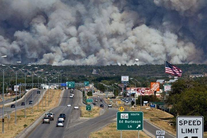 austinfiredept's tweet image. The Bastrop County Complex wildfire was 12 years ago; it killed 2, destroyed 1,673 homes, &amp;amp; did ~$325M in damage. A dozen years later, our wildfire threat is again very high so we must work together to prevent a repeat of 2011. Learn more: ATXWildfire.com

📷Kerri West