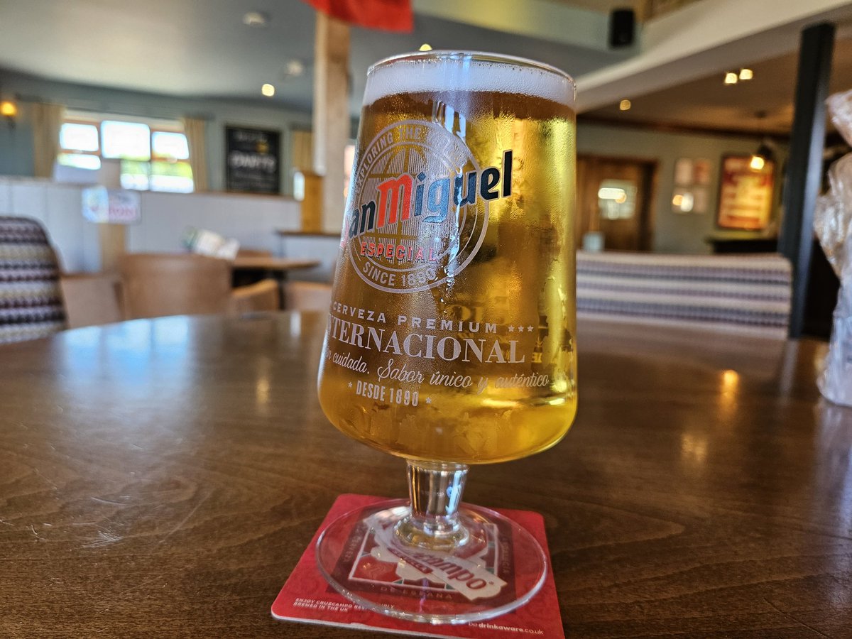 ClivePoole's tweet photo. Medal Monday is all the sweeter when you know you've truly earned the bugger!😂😂🏅 Post marathon #64 rehydration still on-going! 🧔👱♀️🐕❤️ @UKRunChat @runr_uk #ukrunchat #windingpaths #citytothesea #medalmonday #runr https://t.co/dP8begqEDd