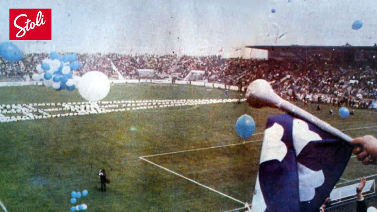 Cruzados's tweet photo. Cada 4 de septiembre es un día especial 🤍💙

En un día como hoy en 1988, vivimos la inauguración de San Carlos de Apoquindo, un estadio lleno de historia y alegrías inolvidables para #LosCruzados ⚪🔵

¿Cuál es tu mejor recuerdo? 🏟💫

#EfemérideStoli #EfemérideCruzada https://t.co/tFzLh33Qsd