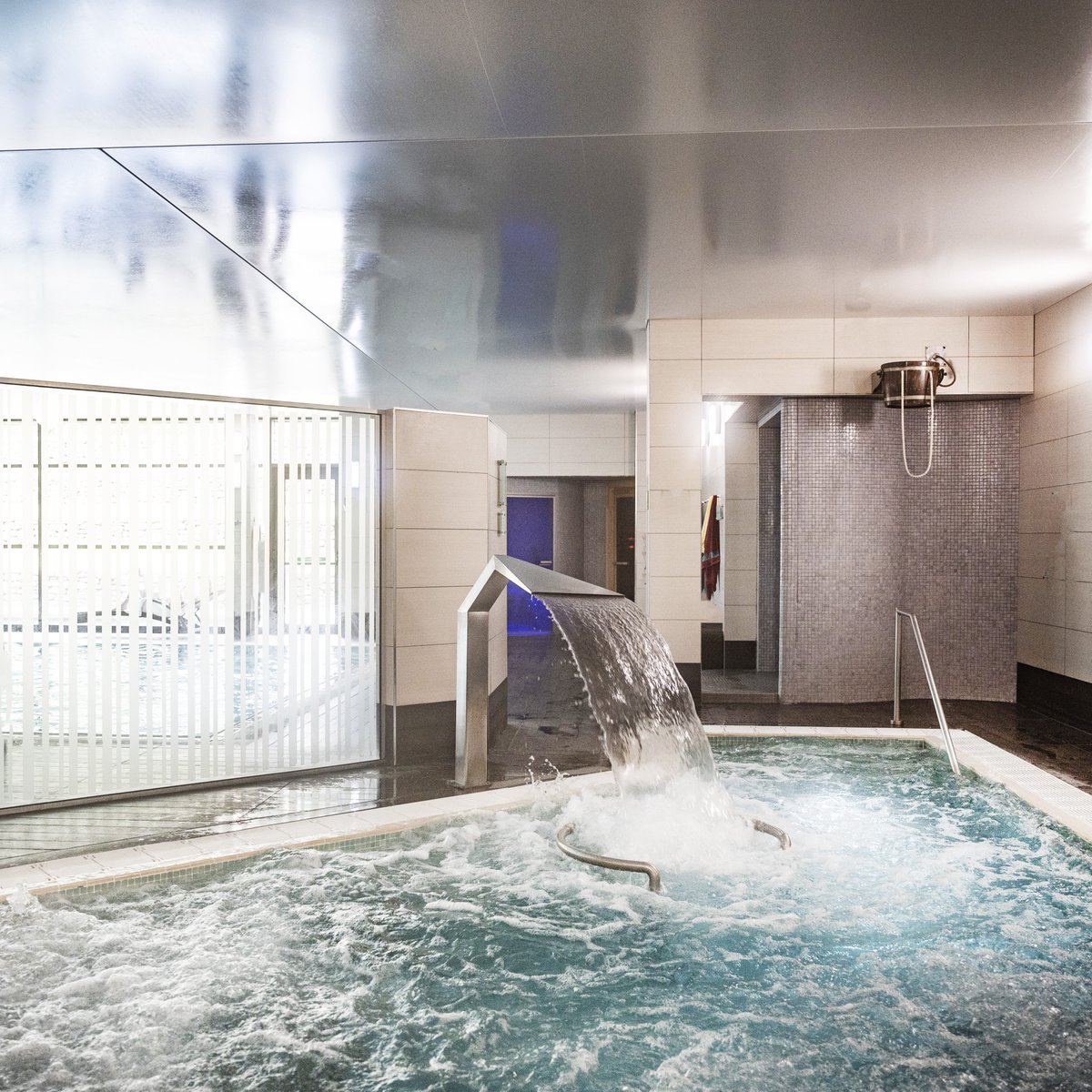hp_hotels's tweet photo. Ease the Monday blues with a visit to our Spas, your haven for relaxation and renewal π§
Schedule your serene escape now: https://t.co/FFnZS1XYva
#handpickedhotels #spa #spaday #relaxation https://t.co/nT3WeFiaKQ