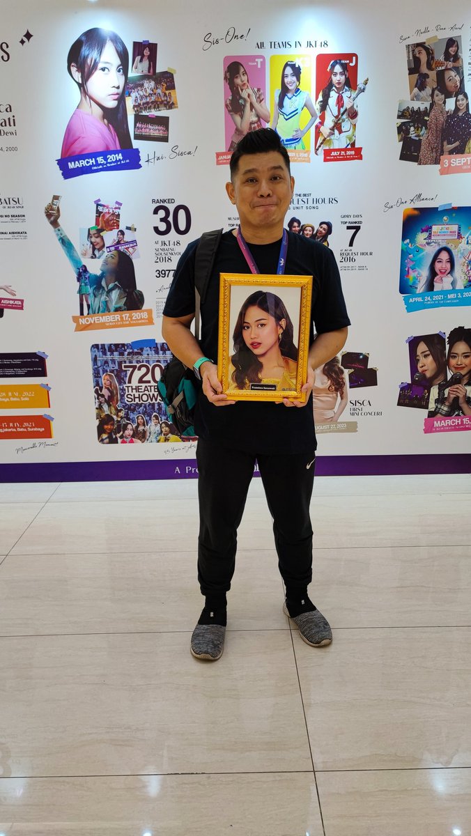 Thank you @S_SiscaJKT48 for being my inspiration, walaupun saya fans telat
Thank you @anastasya_tp & @tiopradana_ for accepting me so I can be part of @Siscanation_INA and witnessed something this big. Thank you for all the warmth.

'Seorang suami yg memiliki oshi. Aku Rolando'