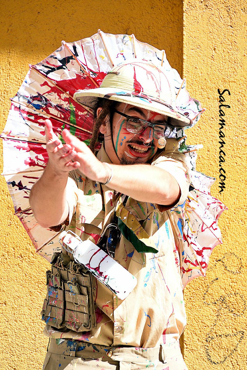 #Salamanca, dorada azul y verde... <a href="/Kamaru_Teatro/">Kamaru_Teatro</a> volvió a llevarnos de #SafariWest #Foto #Fotografía #Photo #Photografy salamanca.com/fotografias-de…