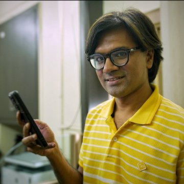 बस कंडक्टर मोहित यादव की आत्महत्या  के बाद, <a href="/zoo_bear/">Mohammed Zubair</a> ने उनके परिवार को 25 लाख की सहायता पहुँचाई है। इस दिल को छूने वाले कदम के लिए हम सब आपके साथ हैं।