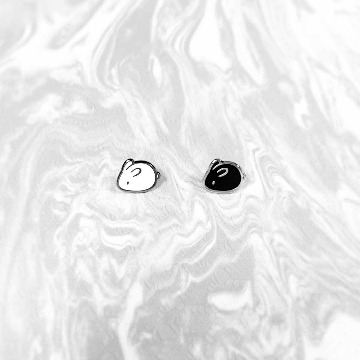 _tosheri's tweet photo. ⸝
🐰🤍🐰🖤 tiny pin
⸝
백조랭 흑조랭 ( ¨̮⋆)
⸝
부일페 vol.4
2023.9.7-10
벡스코 4홀
[ E16 ] chubby bunny
⸝
#부일페 #tiny #bunny #반짝반짝 #토끼 #かわいい #ぴかぴか #うさぎ https://t.co/t4AGD0RIYv