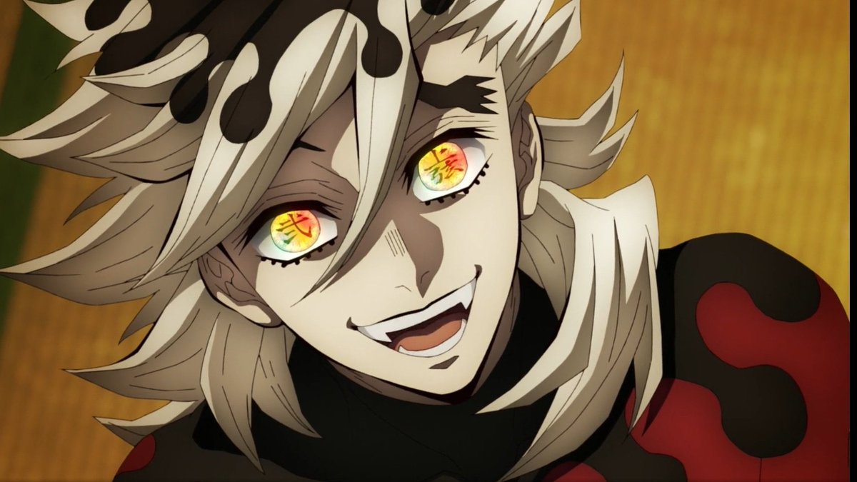 เสียงคลี่พัดคู่กายดังขึ้น, ข้างขึ้นสองยกมันบดบังใบหน้าช่วงล่างเอาไว้

ศาสดาเจ้าลัทธิคลี่ยิ้มอันอบอุ่นอ่อนโยนออกมา, น้ำเสียงนุ่มนวลชวนฝันดังลอดจากริมฝีปากนั่น

“เฮ้อ~♪ ข้ามันก็รูปงามเสียด้วยสิ~ ครานี้ข้าก็ลำบากใจยิ่งนัก~♪ ที่ทำเอาพวกเจ้าว้าวุ่นใจไปหมด~”

ก็ — ว่า — ไป — นั่น —♪