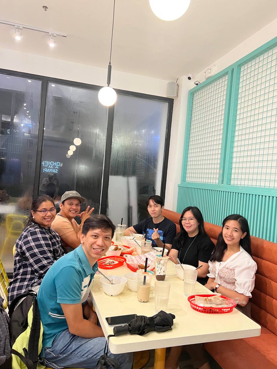 itsmelendel's tweet photo. Post Birthday Celebration at Kuya Korea. Yes, we traveled from Morong Rizal to QC kahit malalas ulan. Supporting idol @davidlicauco business and somehow, nagbakasakaling nandun siya at malllgreet ako, hihi. Missyah idol! 

Love KK's foods, as always! Babalik, soon. #HBDSelf ❤️ https://t.co/wLOha4gjnY