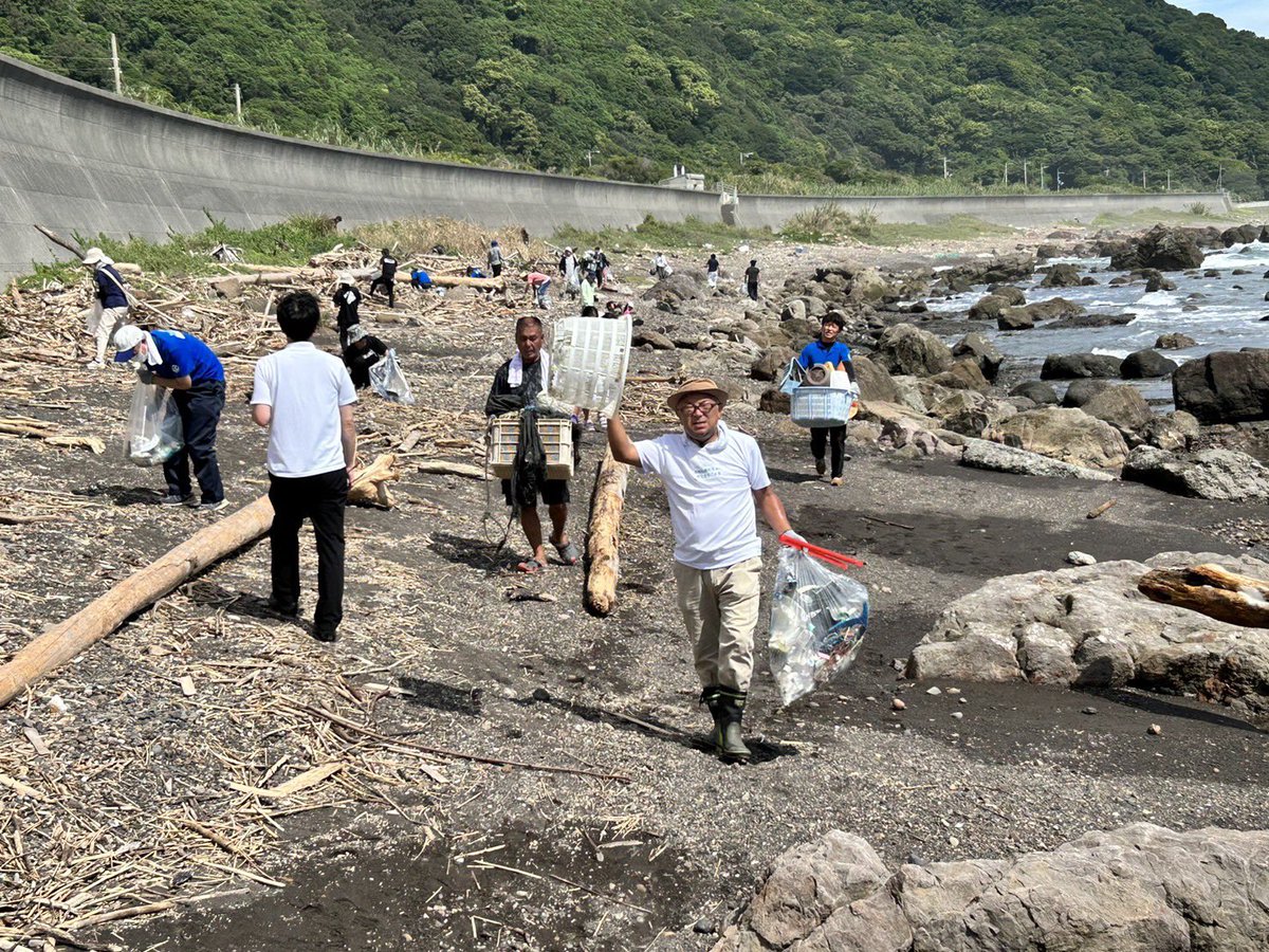tworice_dai's tweet image. 『海ごみゼロin室戸』
かなりのごみが打ち上げられてました‼︎
暑い中☀️みなさんお疲れ様でした‼︎
「海ごみ〜ゼロ〜‼︎」
#日本財団　#海と日本project #海ごみゼロ