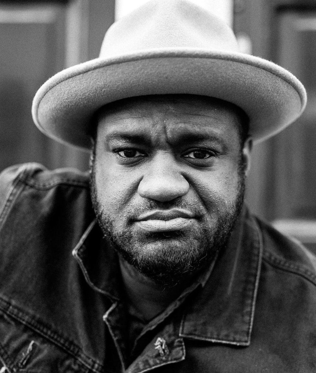 Vanavond in Lust For LiveXS om 21uCET spreken we op YouTube.com/LiveXStv met <a href="/blackrockstar78/">Rivelino Rigters</a> over zijn album Bloedband (Songs over Relaties, in en uit Detentie). Hij heeft mooi nieuws. #BlackRockStar #LiveXS25 #RivelinoRigters