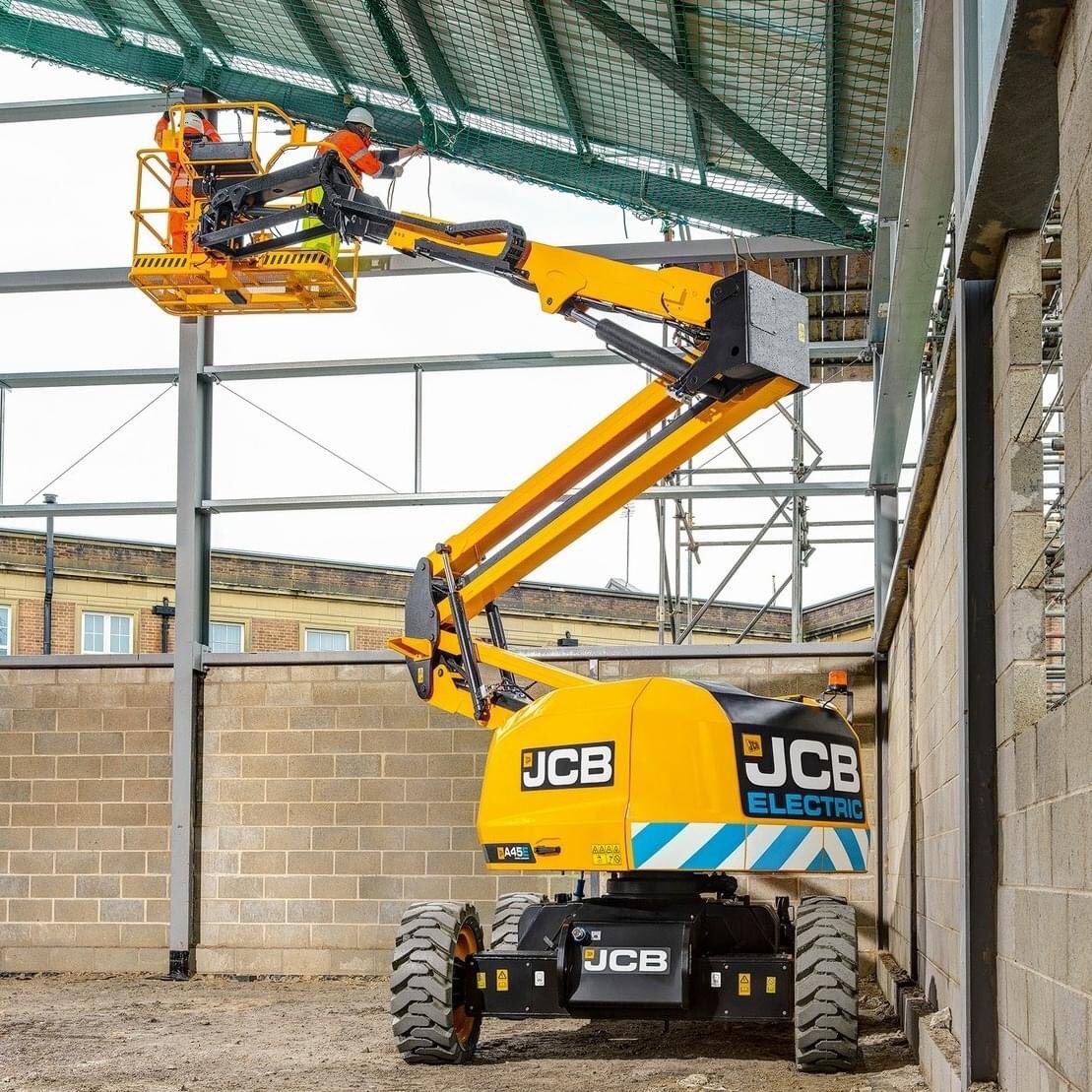 holtjcb's tweet photo. 🏔 Peak performance! 🏔 
The new JCB A45E Electric Access Platform is capable of running for a full working day and conquering rough terrain with ease. 

✍️Make A New Machine Enquiry ➡️ https://t.co/7jJW31vZNJ

#HoltJCB #JCB #accessplatform #scissorlift #jcbmachines #SwitchToZero https://t.co/eQnXewclIG