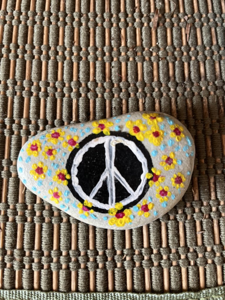 ProfPatch83's tweet photo. Peace is what workers want. Any war serves capital.
No war but class war https://t.co/CFVNS3Wsze