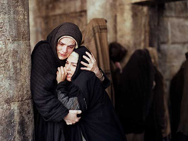 Saussissoche's tweet photo. @dupontmarieest1 "Femme, voici [votre fille]", “[Fille], voici votre mère“ (Jn 19, 25-34). Je vous souhaite toute sa tendresse de Mère. https://t.co/MmAvnQhPvc