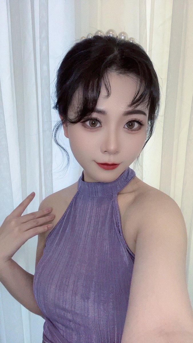 紫色的鱼尾裙很适合温柔大姐姐
👗：@niyeye2019 @huohuajia https://t.co/6Voj7Pj325