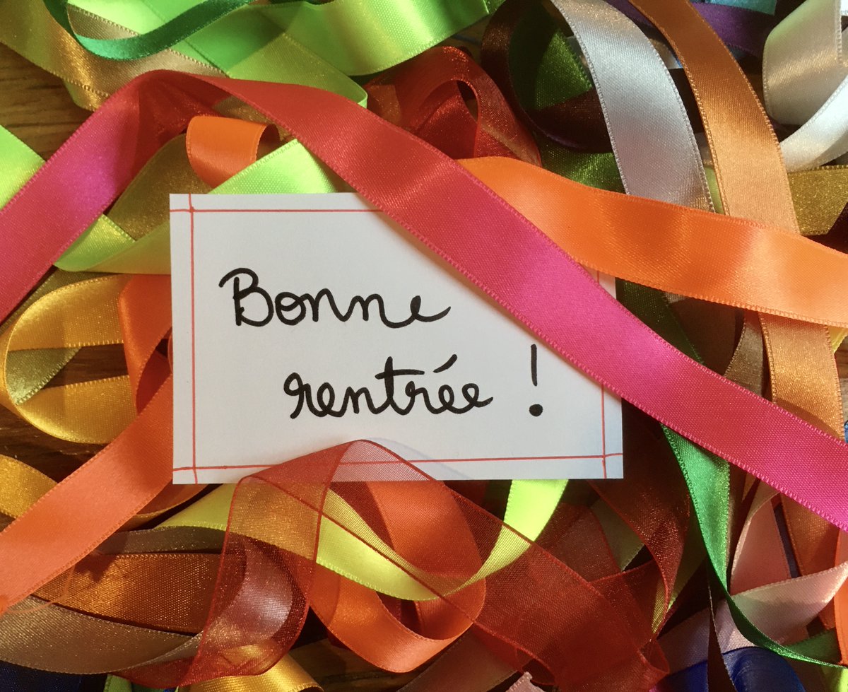 Les Sœurs Lampions vous souhaitent une très belle rentrée colorée !!!
#rentrée #spectacle #accessible #couleurs #émotions #création #makaton #LSF #signe #pictogramme #inclusif #handicap #clown #mime #soeurs #bonheur
 @VilledePantin <a href="/seinesaintdenis/">Département de Seine-Saint-Denis</a>