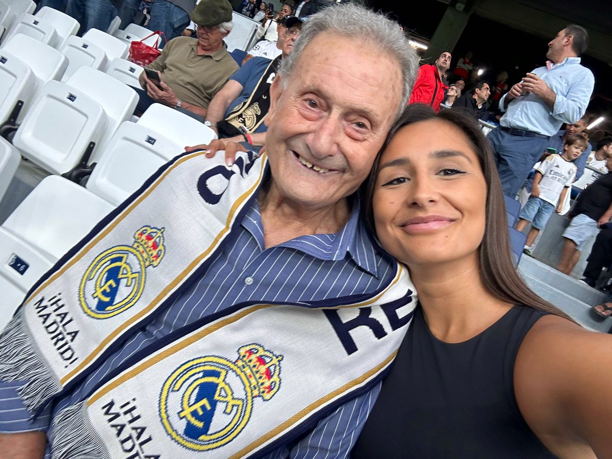 Sandra cumplió el sueño de su abuelo Miguel y le llevó al Santiago Bernabéu a sus 85 años 🥹🤍

Ojalá Twitter haga su magia y Miguel pueda volver al Bernabéu y conocer a sus ídolos ✨

Dale RT a este tuit y ayudemos a <a href="/sandraaliste10/">sandraaliste</a> 🤍