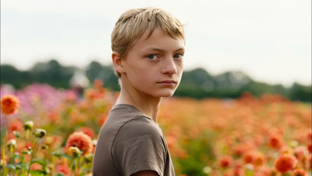 marcmeru's tweet photo. Aftersun and Close (wc both screened at Cannes in 2022 and went on to get Oscar nods) have strikingly similar final shots, with both protagonists facing the camera one last time before turning back and walking away, as a similar sounding somber score plays in the background. https://t.co/tIBqnmUY0d