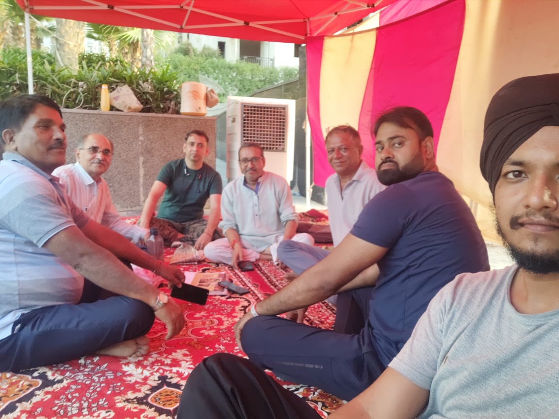 KundanOCM's tweet photo. Day 2 of Protest 2.0
@Sikkakarnam143b @tricitytoday @ceo https://t.co/2qL4Ivsnhq