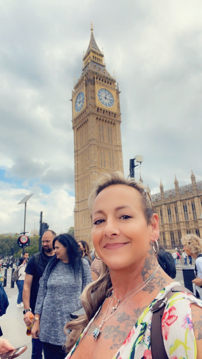 kandi_k517's tweet photo. Just a clock 😜💕 https://t.co/JUajuOwPNg