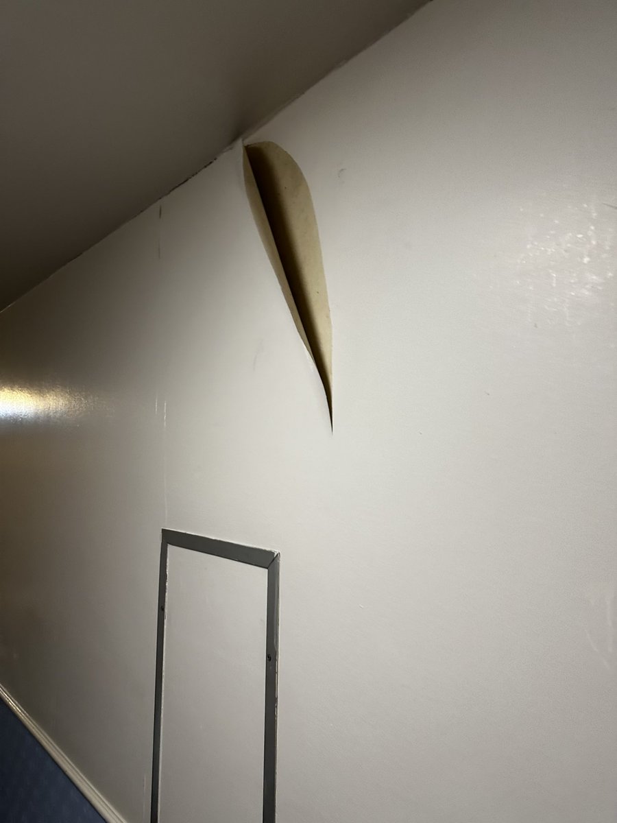 onestopfestival's tweet photo. @TravelodgeUK , do you think this health Hazzard of accommodation is acceptable ? This is the state of room 112 this weekend at Nottingham Wollaton Park https://t.co/aQONV0UKK3