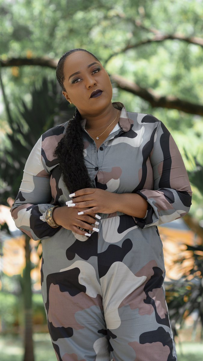 Barbaracassa's tweet image. Toutotan LI ap renye
Yon branch cheve m pap rache 🎵🎶
#pwomèspam 
#mwengenyonpwimèsoutètmwen 
Pataje mizik sa ak yon moun pou l kòmanse semèn nan. 👇🏾

youtu.be/la2XTrQCarE?si…