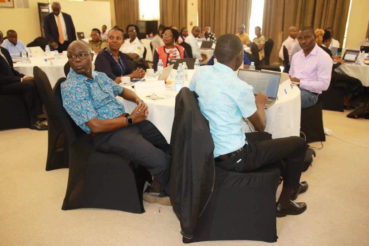 WHOUganda's tweet image. @WHOUganda in partnership with @MinofHealthUG is hosting a flagship initiative scoping mission on #Uganda's Epidemic Preparedness and Response. The mission will identify existing resources, gaps and state priorities for a 2-year workplan. @WHOAFRO @AfricaCDC @OPMUganda