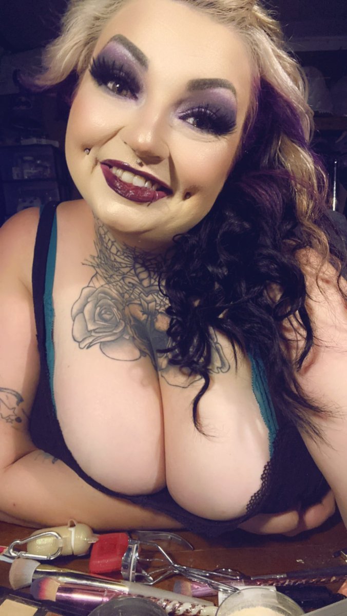miznightmare13's tweet photo. @Subraddy1 @CuriousFindomme @princesslunax13 @1GoddessGracie $missnightmare13 https://t.co/hkqpaKAkmp
